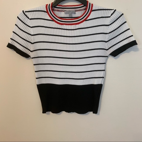 Women’s sweater white/black/ crop top short sleeve - Picture 2 of 4